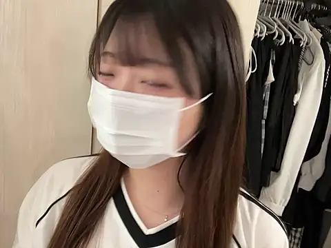 y-u-r-a-33 online show from 04.14.26