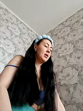 regina6125 online show from 04.17.26