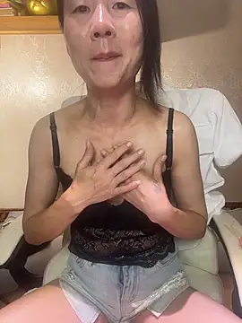 Snapshot of lilysister66 chatting on 04.16.26 lilysister66 online show from 04.16.26