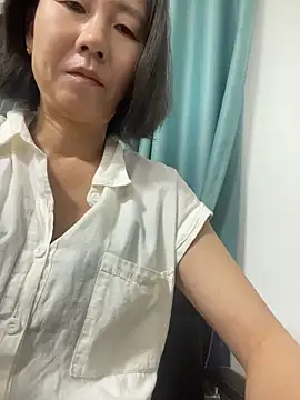 Snapshot of lilysister66 chatting on 06.14.26 lilysister66 online show from 06.14.26