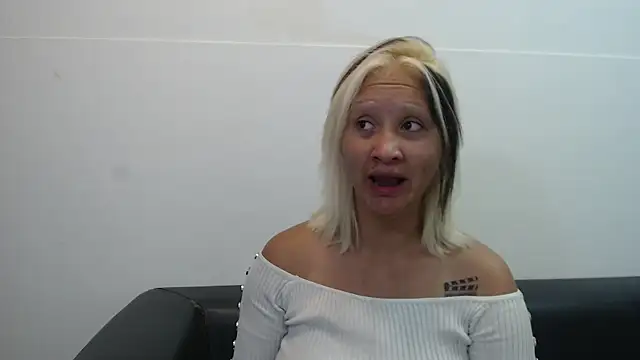 dafne kim online show from 04.14.26