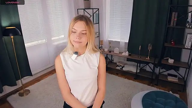 InesPiek online show from 04.16.26