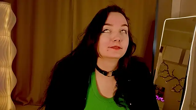 KaraNeagle online show from 04.13.26