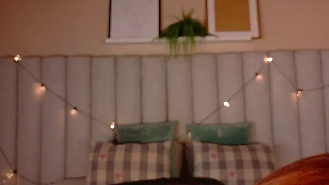 StarrMoon   online show from 04.03.26