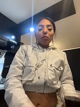 Snapshot of Velunett_19 chatting on 03.27.26 Velunett 19 online show from 03.27.26