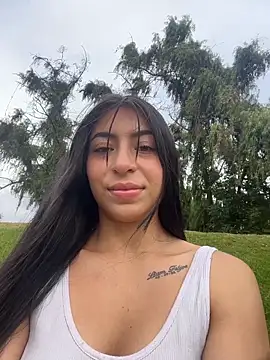 Snapshot of Velunett_19 chatting on 04.05.26 Velunett 19 online show from 04.05.26