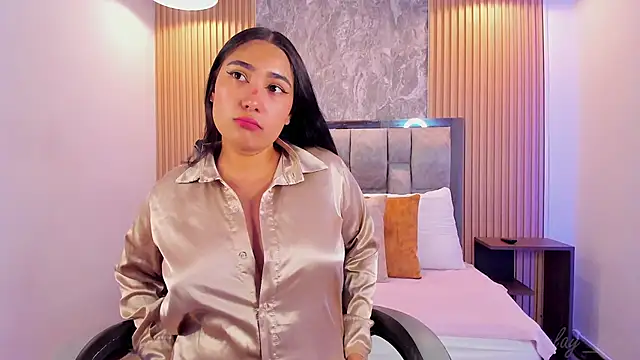 Sulay Kim online show from 04.13.26