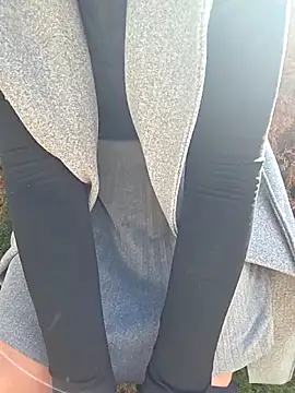 SellenaGomez online show from 04.12.26