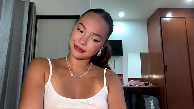 kamila 18 french online show from 04.02.26