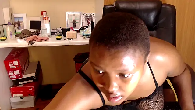 Prettiestheavenly online show from 04.06.26