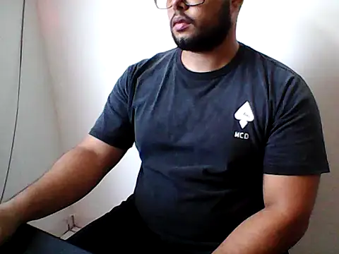Derick 013 online show from 05.22.26