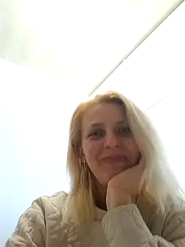 MiaLove183 online show from 04.18.26