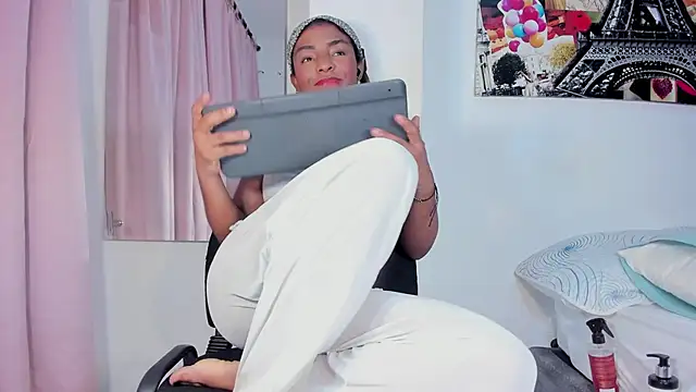 AbrilW1 online show from 04.11.26