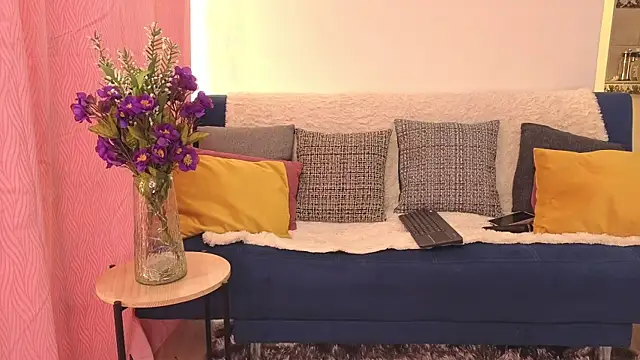 natashakinski online show from 06.19.26