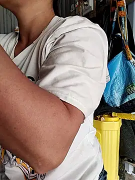 Snapshot of Cute-flowers chatting on 04.13.26 Cute-flowers online show from 04.13.26