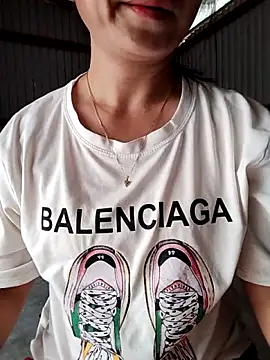 Snapshot of Cute-flowers chatting on 04.15.26 Cute-flowers online show from 04.15.26