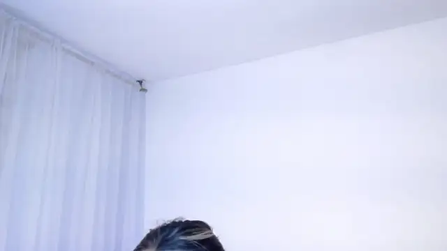 KylieVennet online show from 04.12.26