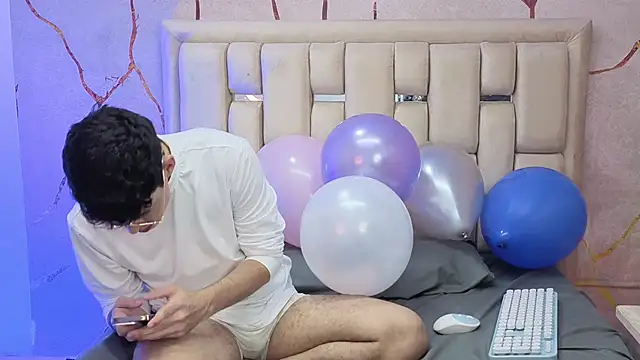 Tom Parker  online show from 03.27.26