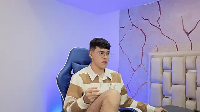 Tom Parker  online show from 04.09.26