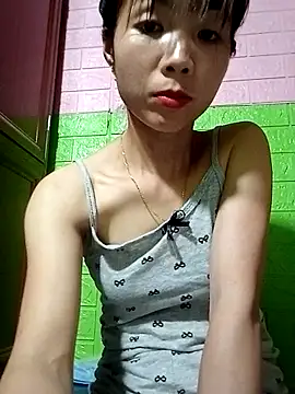 AmyLinee01 online show from 04.15.26