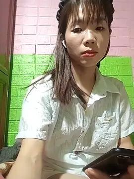 AmyLinee01 online show from 05.12.26