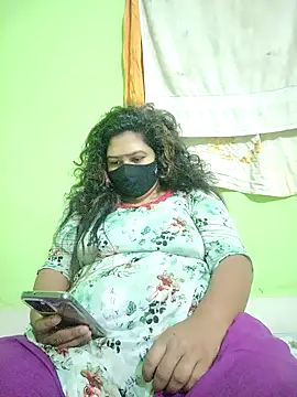 Snapshot of Papte- chatting on 04.12.26 Papte- online show from 04.12.26