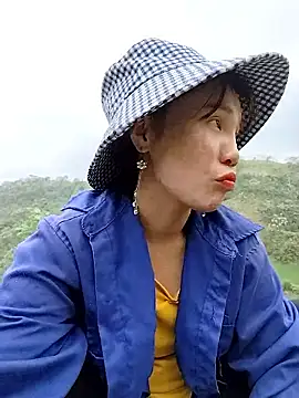 Ruby Lucy online show from 03.25.26