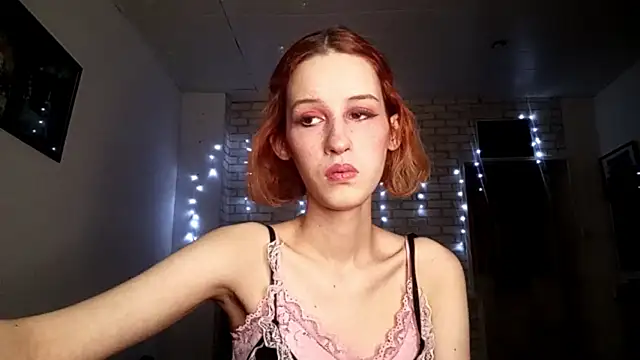 Snapshot of SirenFrost chatting on 05.30.26 SirenFrost online show from 05.30.26