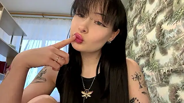 Snapshot of YoursinGoddes chatting on 03.27.26 YoursinGoddes online show from 03.27.26