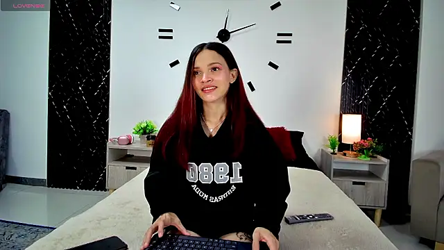 aurora petitee online show from 03.26.26