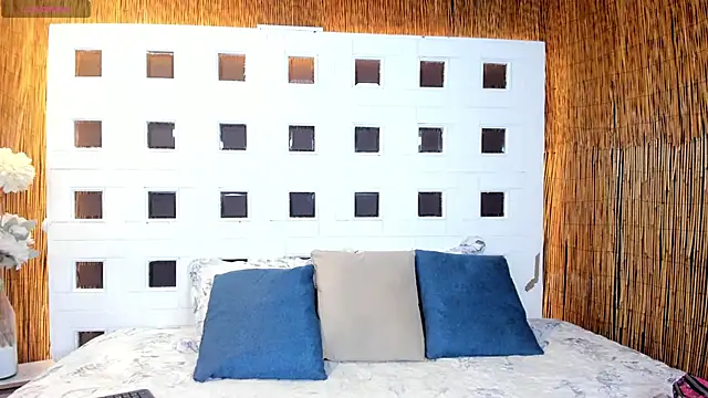 andreazoe online show from 04.15.26