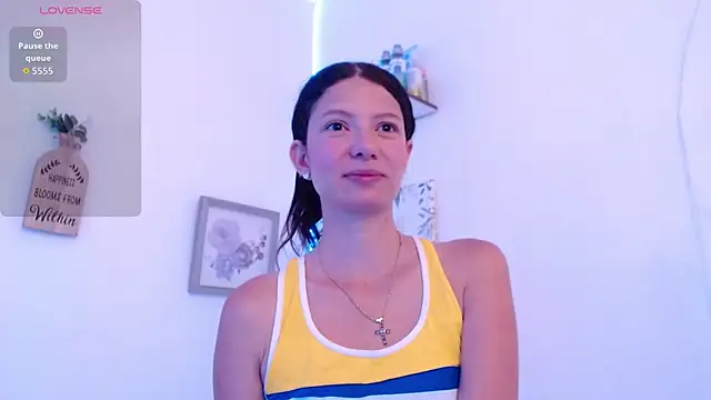 sofy bonnet1 online show from 04.02.26