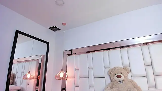 VaneAguirre online show from 04.02.26