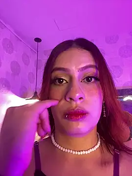 Snapshot of steffmontespink18 chatting on 04.28.26 steffmontespink18 online show from 04.28.26
