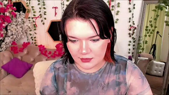 Sara Mour online show from 03.28.26