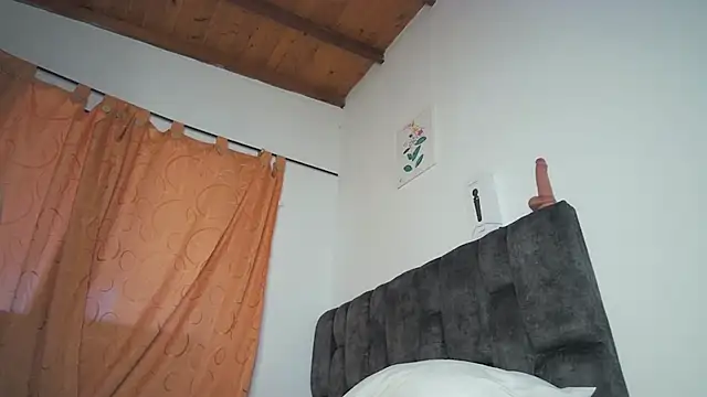 Snapshot of kyany__ chatting on 04.12.26 kyany online show from 04.12.26