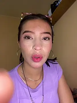 Itze Mua online show from 04.05.26