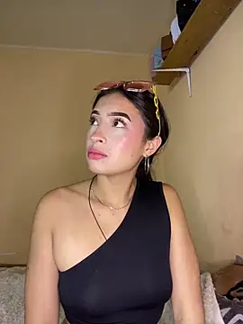 Itze Mua online show from 04.06.26