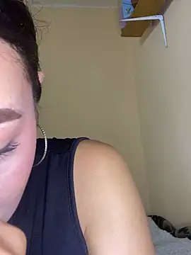 Itze Mua online show from 04.06.26