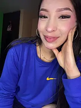 Itze Mua online show from 05.21.26