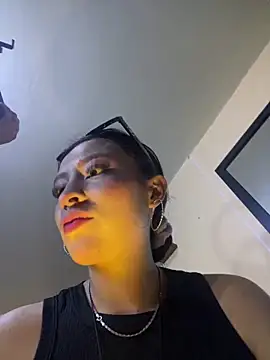 Itze Mua online show from 05.22.26