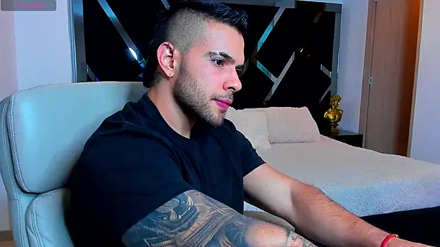 Snapshot of Raytorres chatting on 07.16.26 Raytorres online show from 07.16.26
