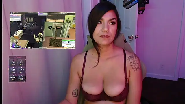 Snapshot of sweetRoxie chatting on 05.15.26 sweetRoxie online show from 05.15.26