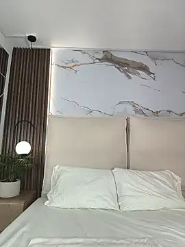 Snapshot of ElenaJamess chatting on 04.09.26 ElenaJamess online show from 04.09.26