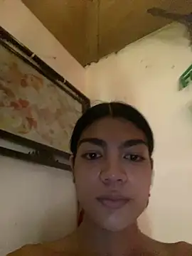 AveryMwore online show from 04.12.26