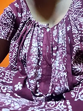 Snapshot of itz-priya chatting on 04.03.26 itz-priya online show from 04.03.26