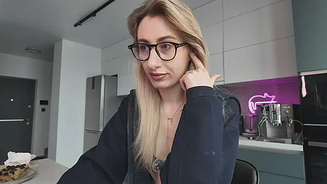 HEY KITSUNKA online show from 04.12.26