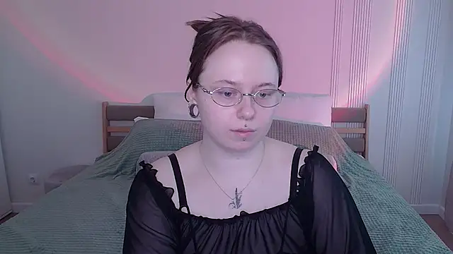 SelenaLily online show from 04.04.26