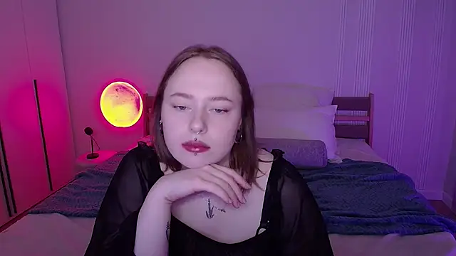 SelenaLily online show from 04.17.26