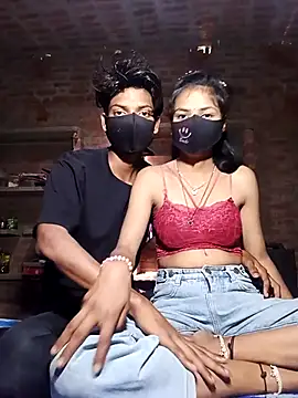 Snapshot of COUPLE-HOTS chatting on 03.31.26 COUPLE-HOTS online show from 03.31.26